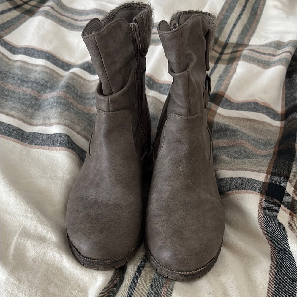Women's Gray Ankle Boots